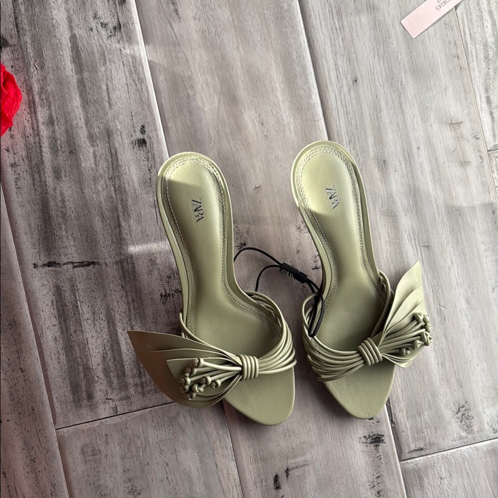 Zara Women's Olive Heeled Sandals
